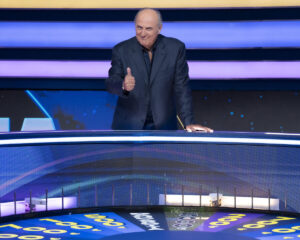 Gerry Scotti nello studio de La Ruota della Fortuna