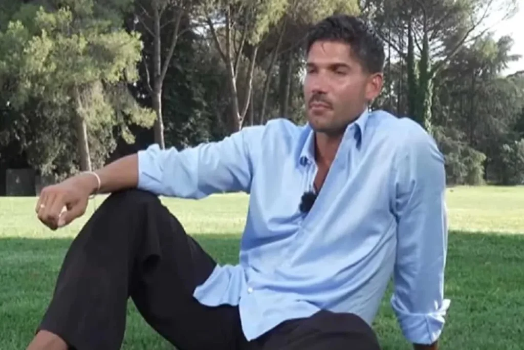 Giacomo Vacalebre, chi è il nuovo tronista di Uomini e Donne: età, lavoro, tennis, infortunio e vita privata Giacomo Vacalebre nuovo tronista di Uomini e Donne