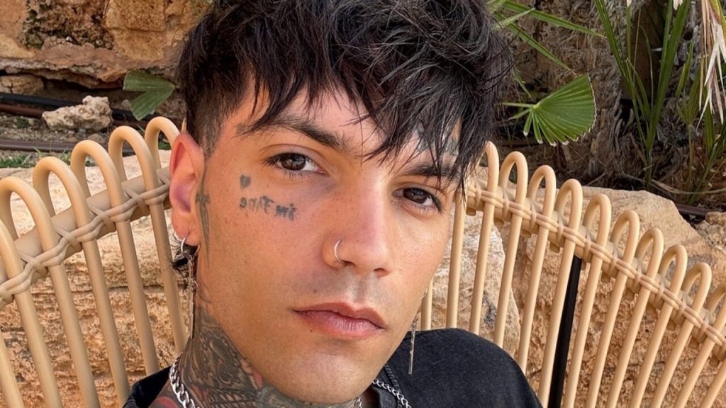 GionnyScandal, chi è il rapper del Grande Fratello: vero nome, età, fidanzata Clara, carriera e Instagram