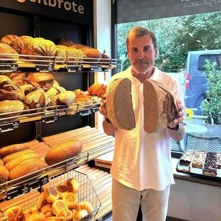 10 grammi di pane in meno, il reclamo costa quasi 15mila euro al fornaio: cosa è successo in Germania