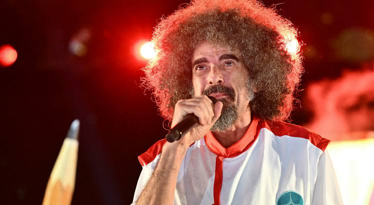 Caparezza spiazza i fan dopo il concerto alla Reggia di Caserta: «Non so che fine farò». Le parole sul futuro emozionano il pubblico