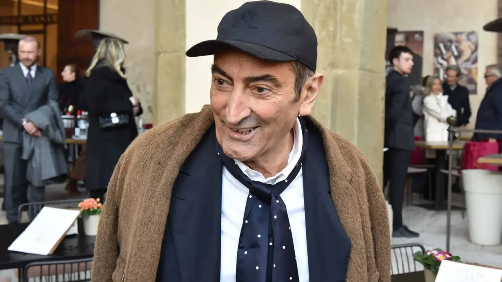 È morto Beppe Angiolini, fondatore di Sugar: aveva 73 anni, addio a un protagonista della moda italiana Beppe Sugar Angiolini, imprenditore della moda e fondatore del concept store Sugar di Arezzo