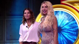 Marina La Rosa e Valeria Marini durante il verdetto al Grande Fratello Vip