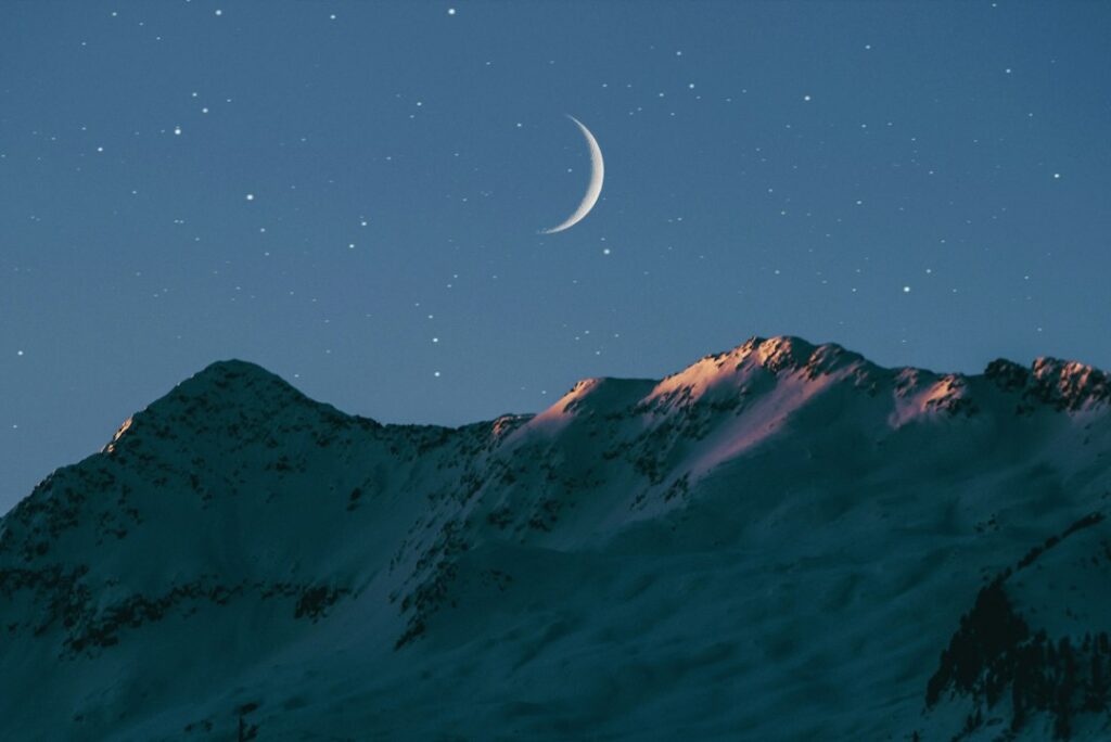 Oroscopo weekend 3 e 4 ottobre 2026: tre segni ripartono, amore in svolta e chi deve rallentare Luna crescente nel cielo notturno per l'oroscopo del weekend 3 e 4 ottobre 2026