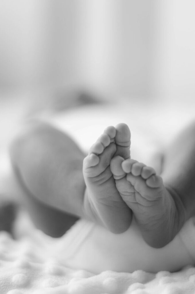 Piedini di un neonato, immagine illustrativa d’archivio